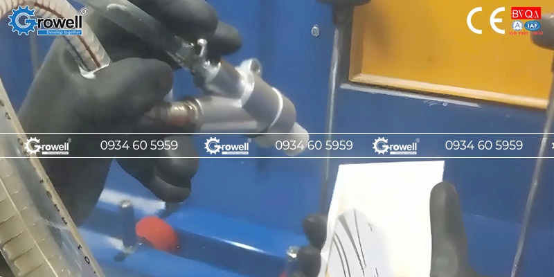 Tủ phun cát tự hút Tủ phun cát tự hút