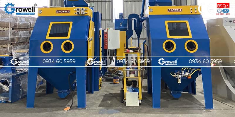 Máy bắn cát tẩy sơn