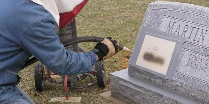 Gia công phun cát bia mộ