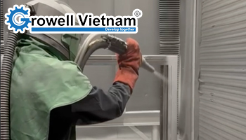 Gia công bắn cát kim loại cho kết cấu thép và chi tiết máy