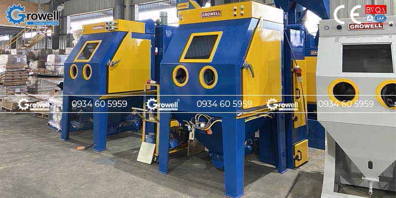 Máy phun cát tẩy rỉ sét
